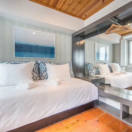 Meet The Blue Apartman Lisboa